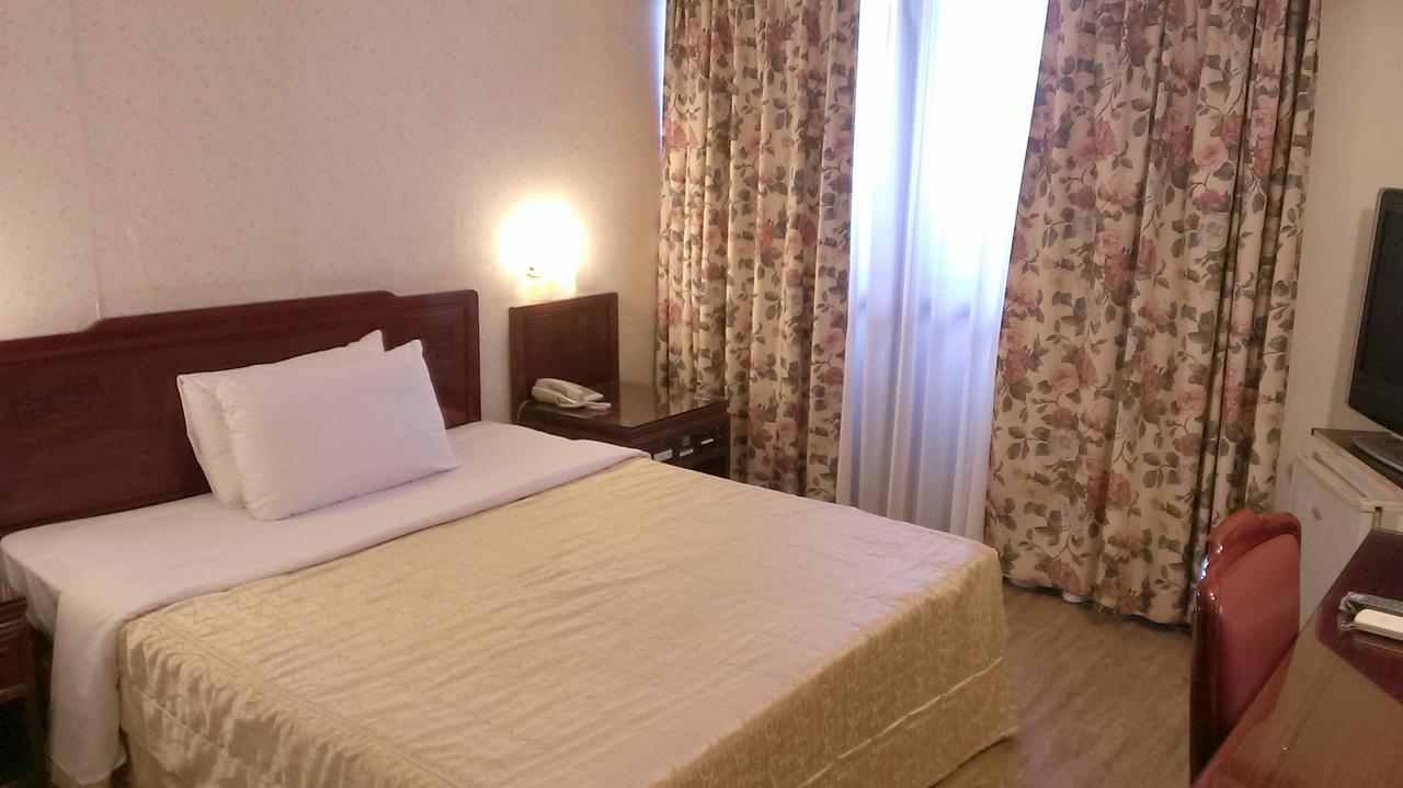 Galaxy Hotel Тайджун Екстериор снимка