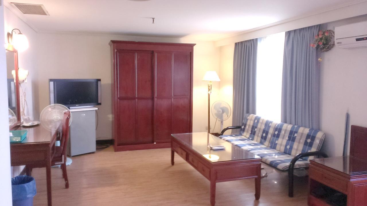 Galaxy Hotel Тайджун Екстериор снимка