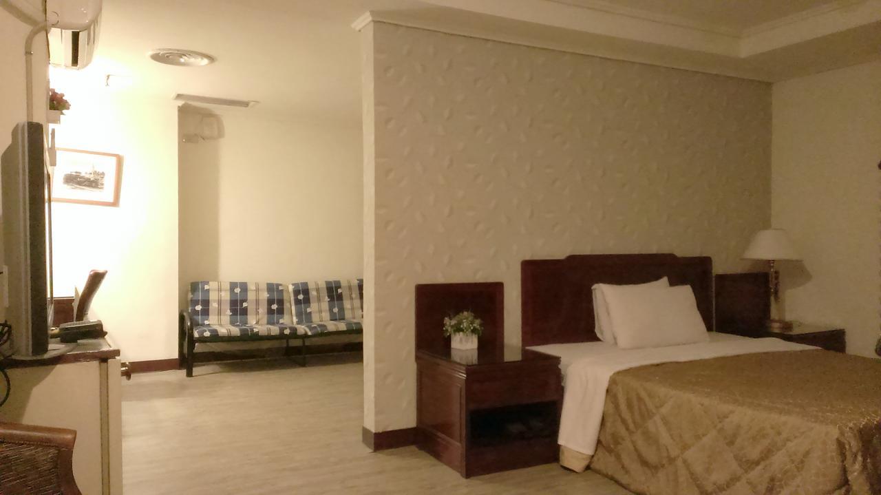 Galaxy Hotel Тайджун Екстериор снимка