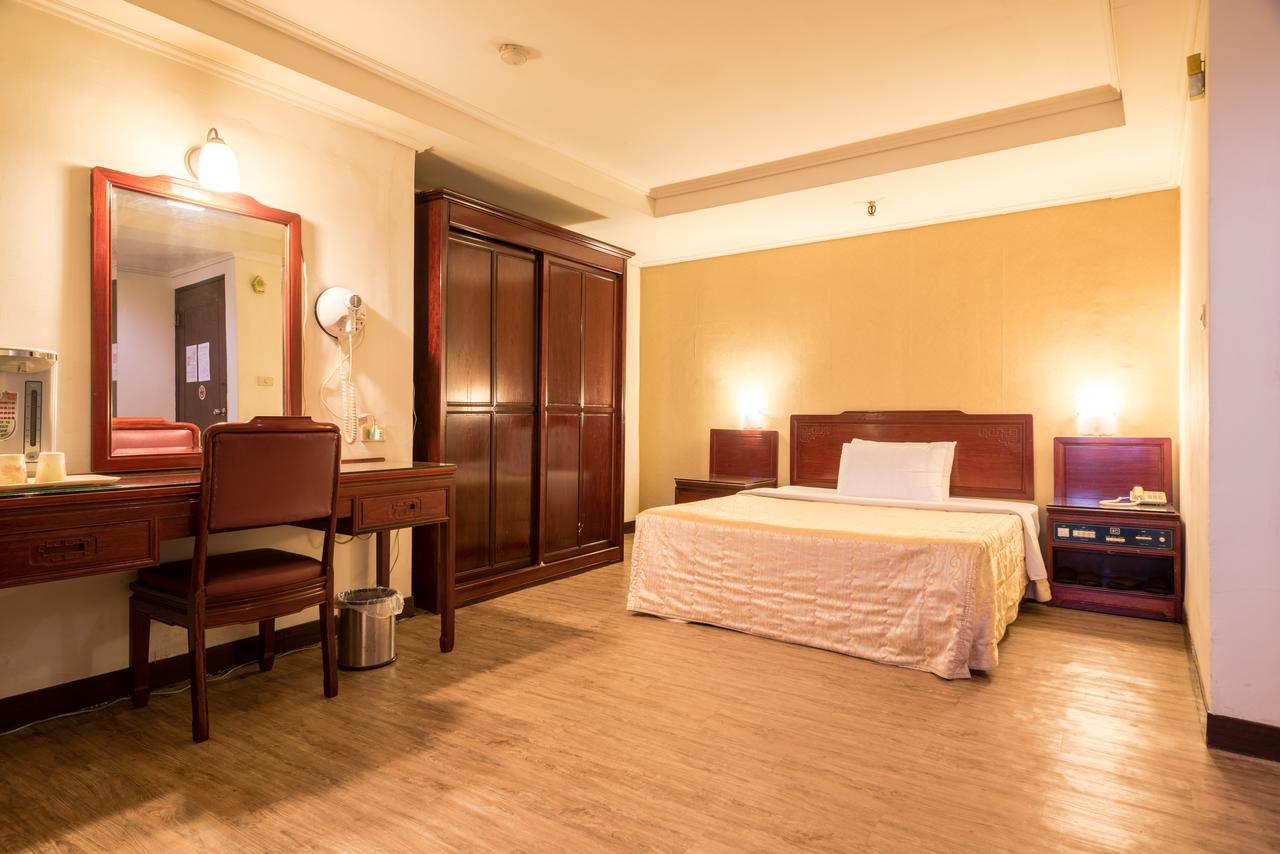 Galaxy Hotel Тайджун Екстериор снимка