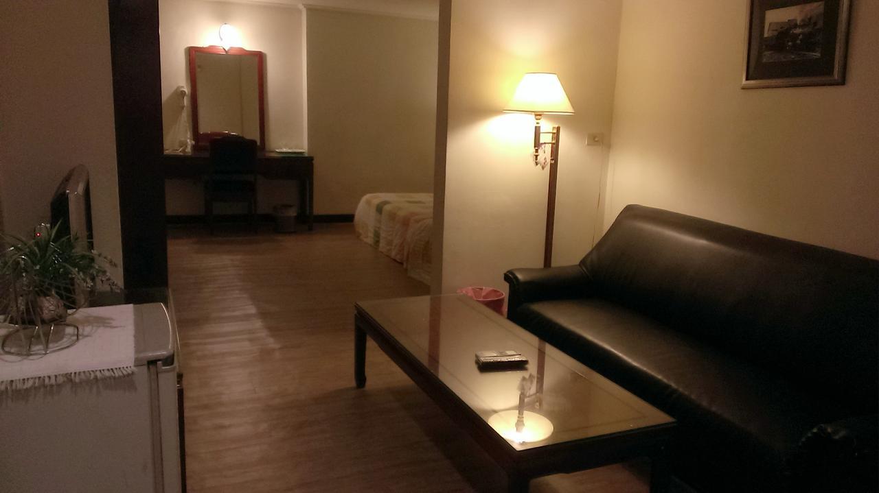 Galaxy Hotel Тайджун Екстериор снимка